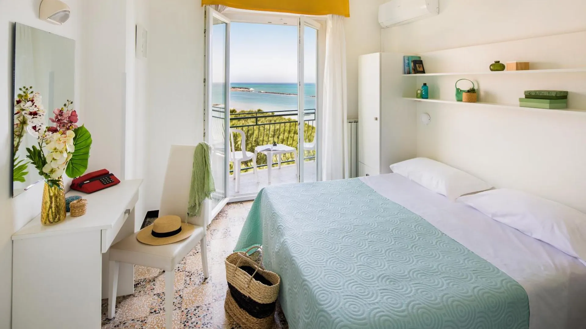 Hotel Mayola Mhotelsgroup San Bartolomeo Al Mare Italien